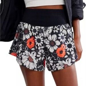 NWT Free People Movement Printed Tuxedo Carpe Diem
Shorts